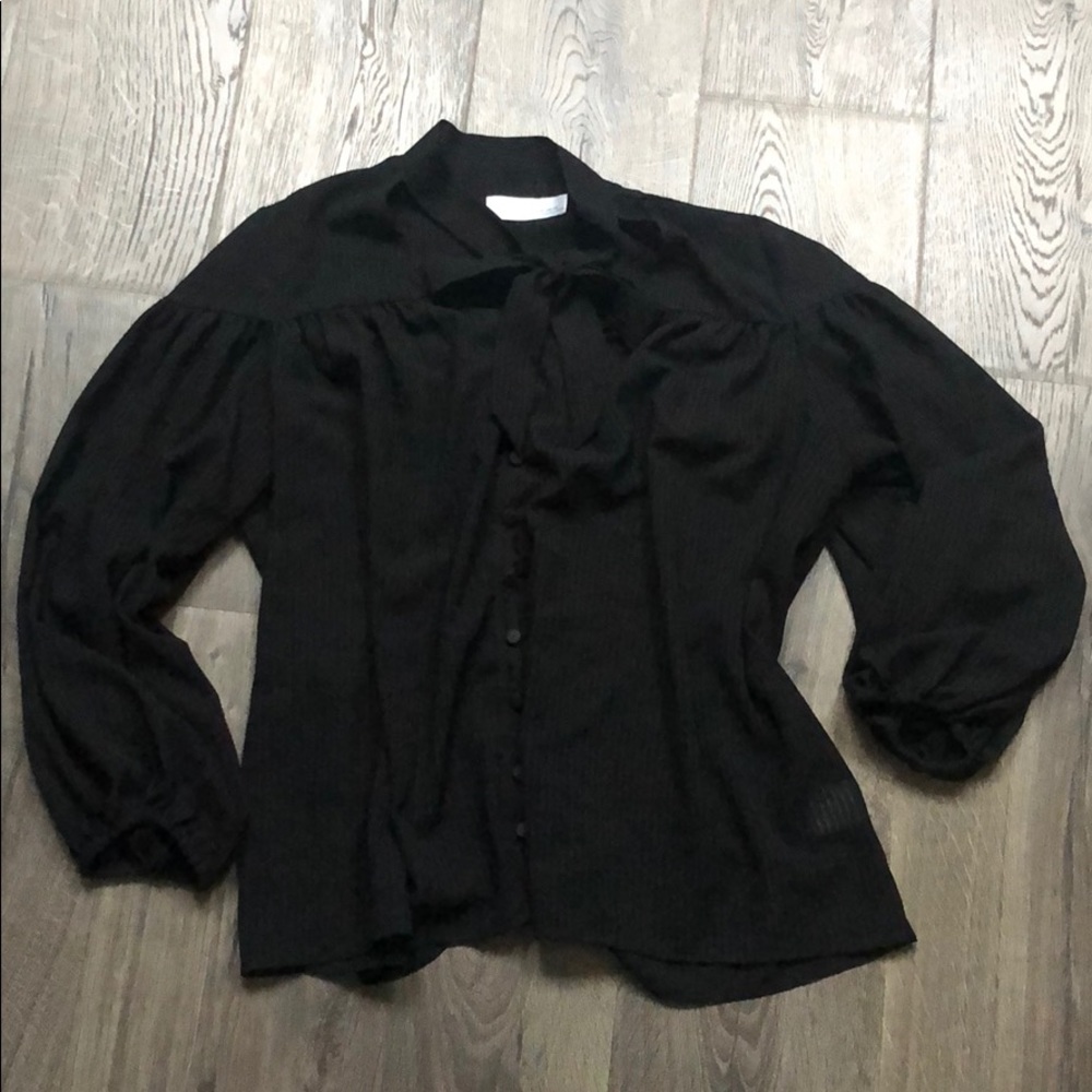 Black blouse 😍🖤